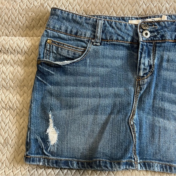 3 for $15 Chloe Denim Mini Skirt - Picture 3 of 6